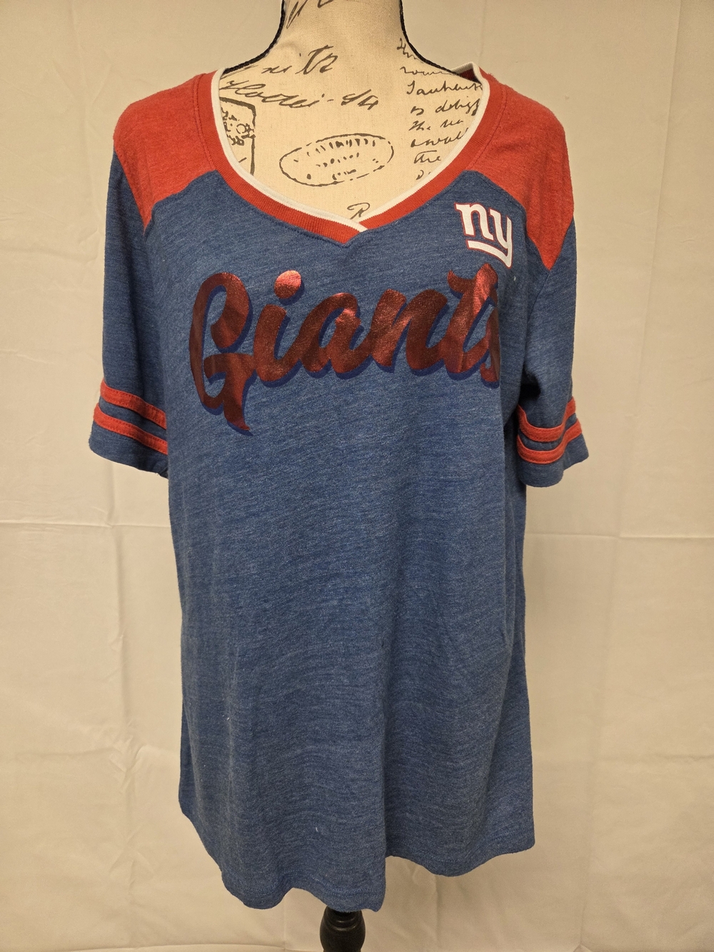 Team Apparel Blue & Red 'Giants' V-Neck Short Sleeve Tee